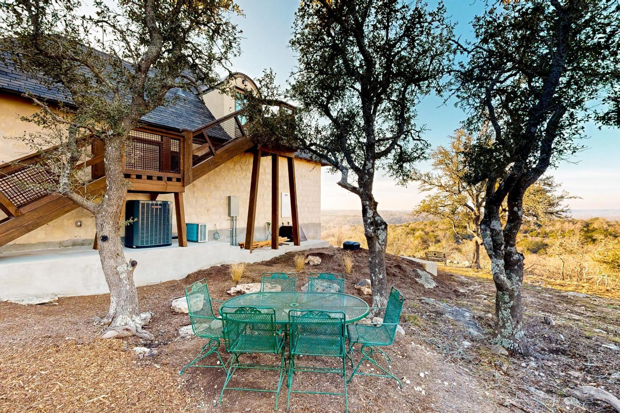 Lone Star Leisure Apartment Luckenbach Exterior photo